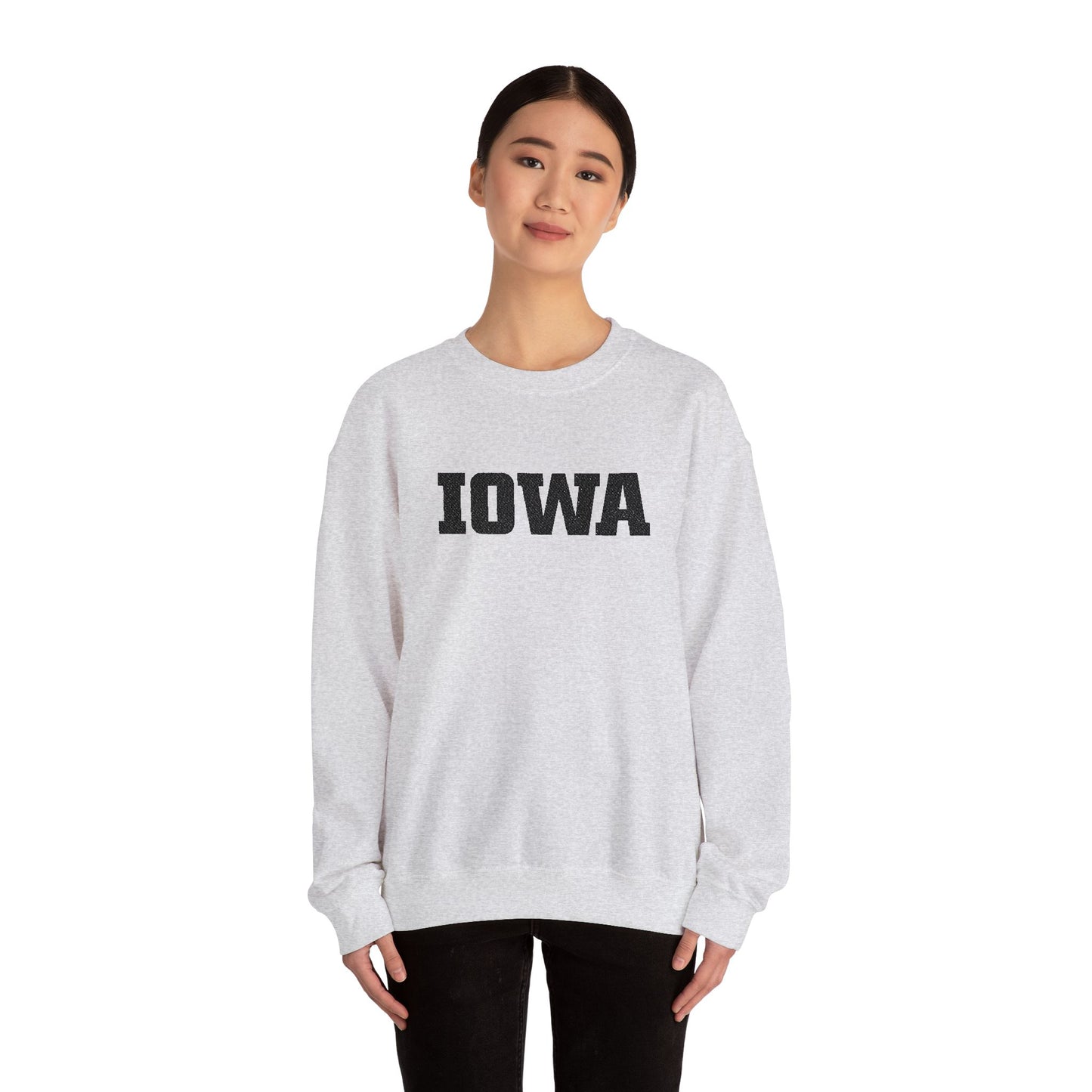 IOWA - Embroidered - Unisex Heavy Blend™ Crewneck Sweatshirt