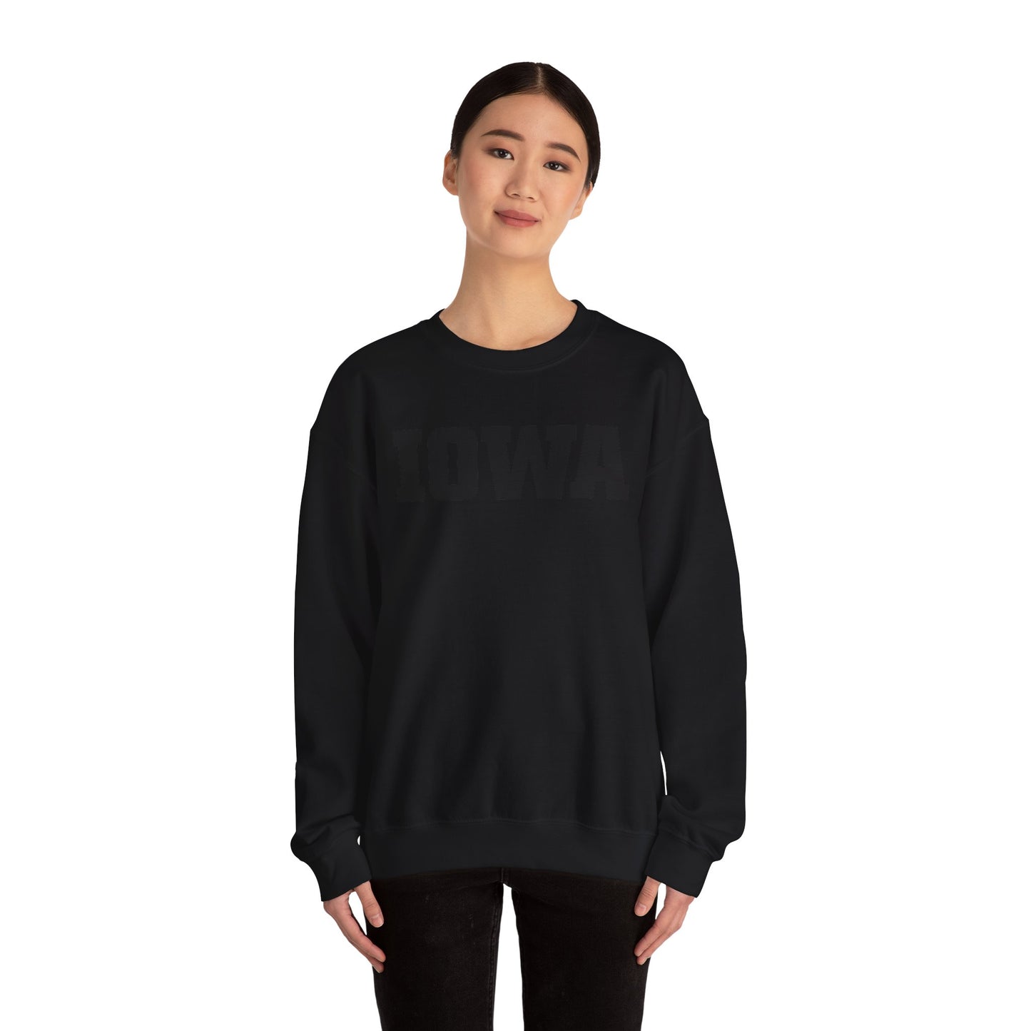 IOWA - Embroidered - Unisex Heavy Blend™ Crewneck Sweatshirt