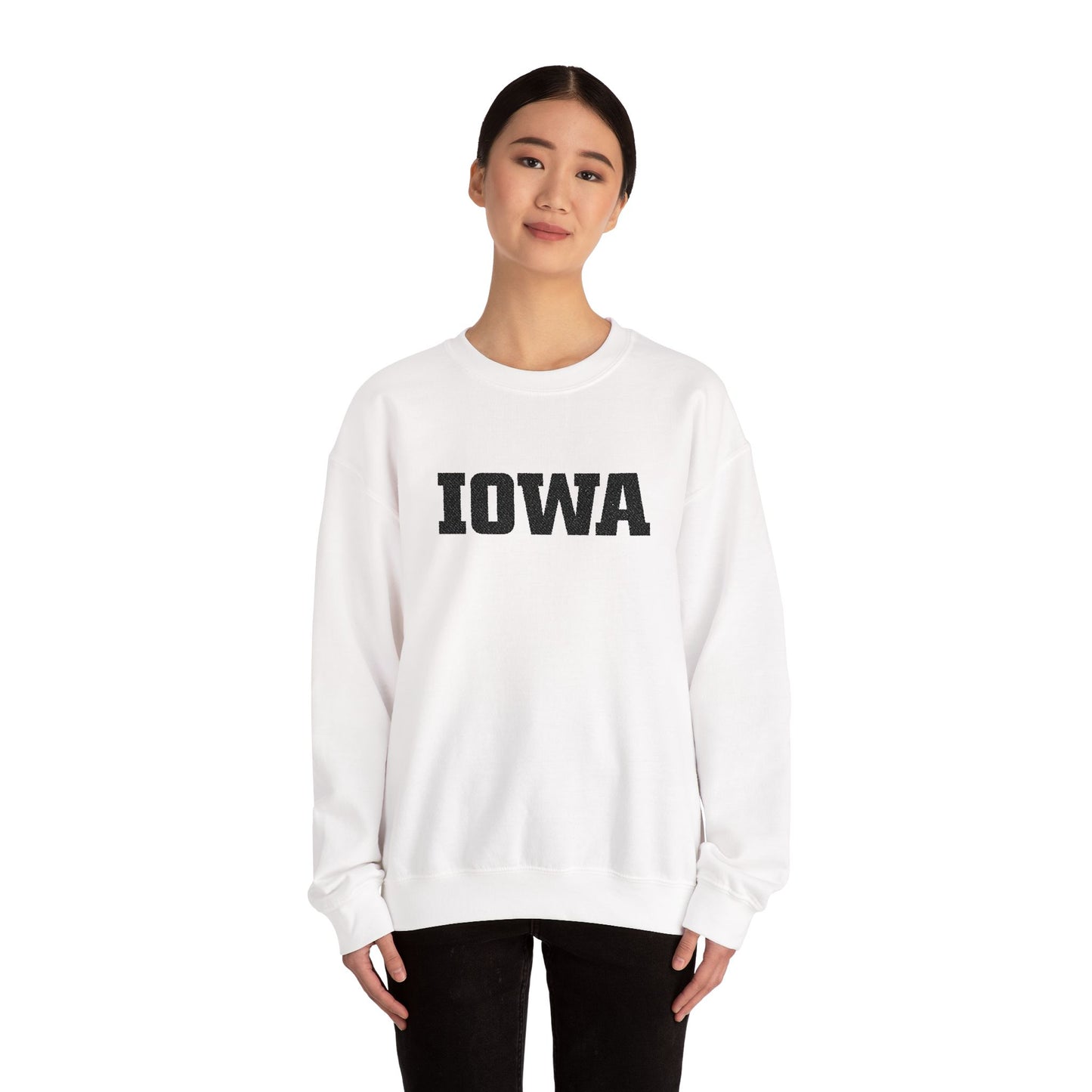 IOWA - Embroidered - Unisex Heavy Blend™ Crewneck Sweatshirt