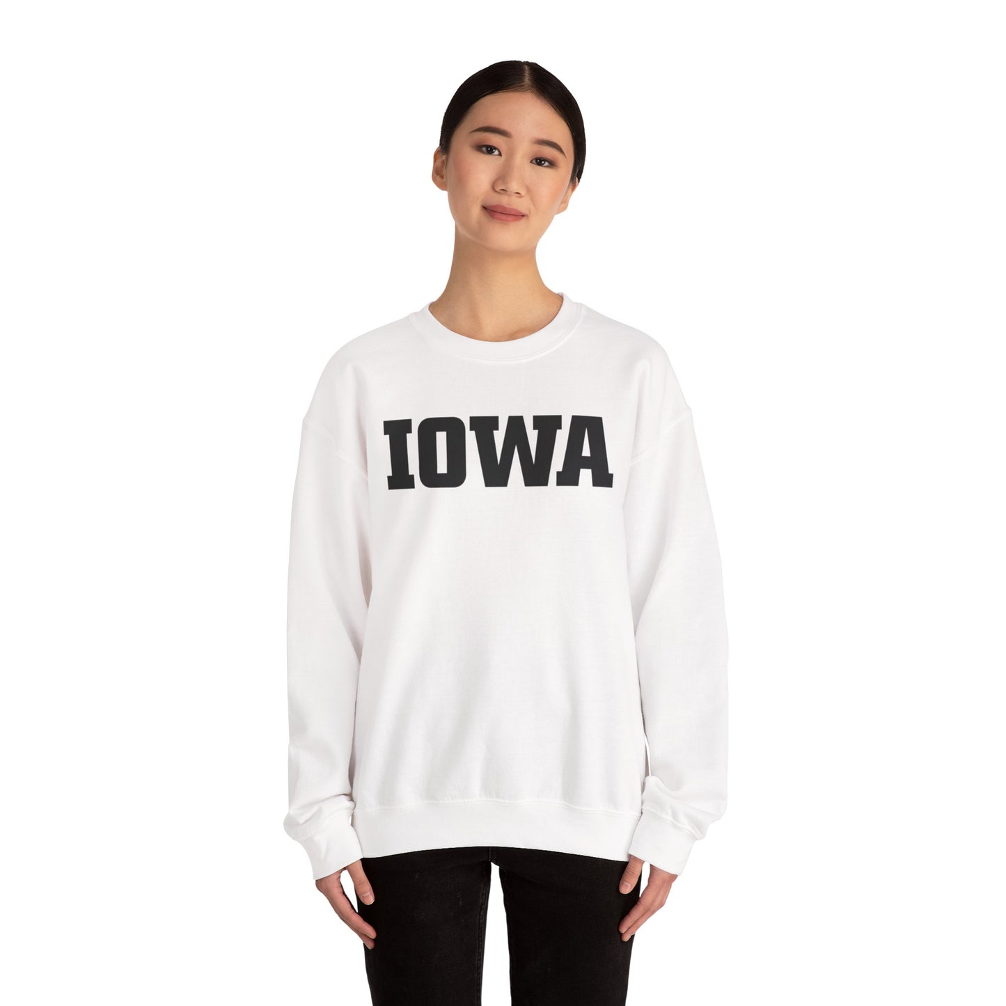 IOWA - Embroidered - Unisex Heavy Blend™ Crewneck Sweatshirt