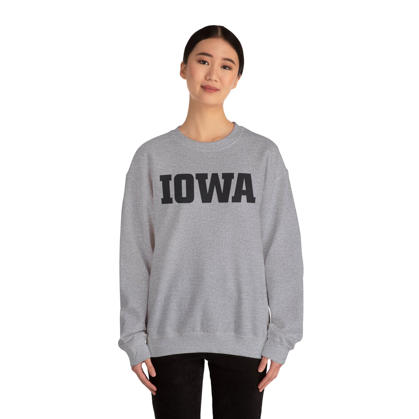 IOWA - Embroidered - Unisex Heavy Blend™ Crewneck Sweatshirt