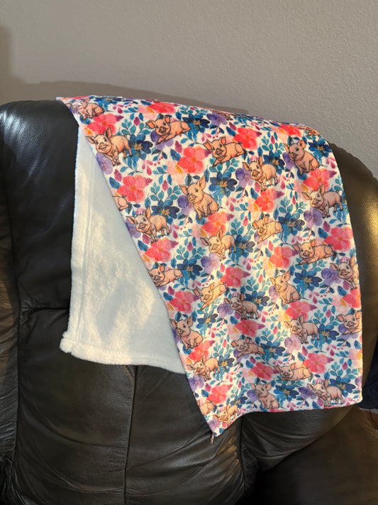 Cute Pig Floral Minky Blanket for Kids - Soft & Cozy Throw